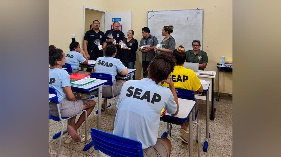 Ação 'Todos por eles' entrega kits de higiene para internos