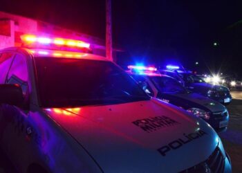 Polícia Militar prende seis adultos e apreende dois adolescentes por homicídio