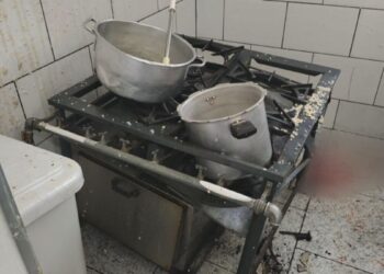 Panela de pressão explode e fere 2 merendeiros em Cordovil; mulher teve a mandíbula dilacerada | Rio de Janeiro