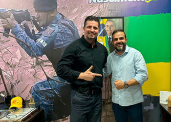 O deputado que faz questão de mostrar que anda armado | RDNEWS