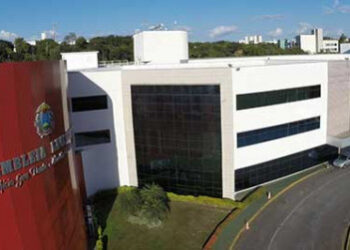 Deputados e servidores recebem antecipação do décimo-terceiro | RDNEWS