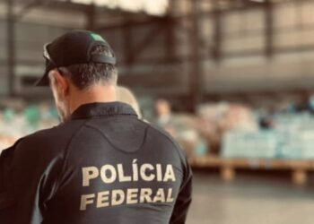 PF prende policial e advogada por darem regalias a faccionados