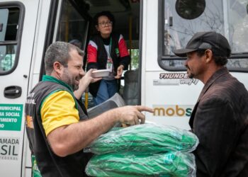ações de assistência à população em situação de rua durante o período de frio são intensificadas; mais de 600 cobertores distribuídos