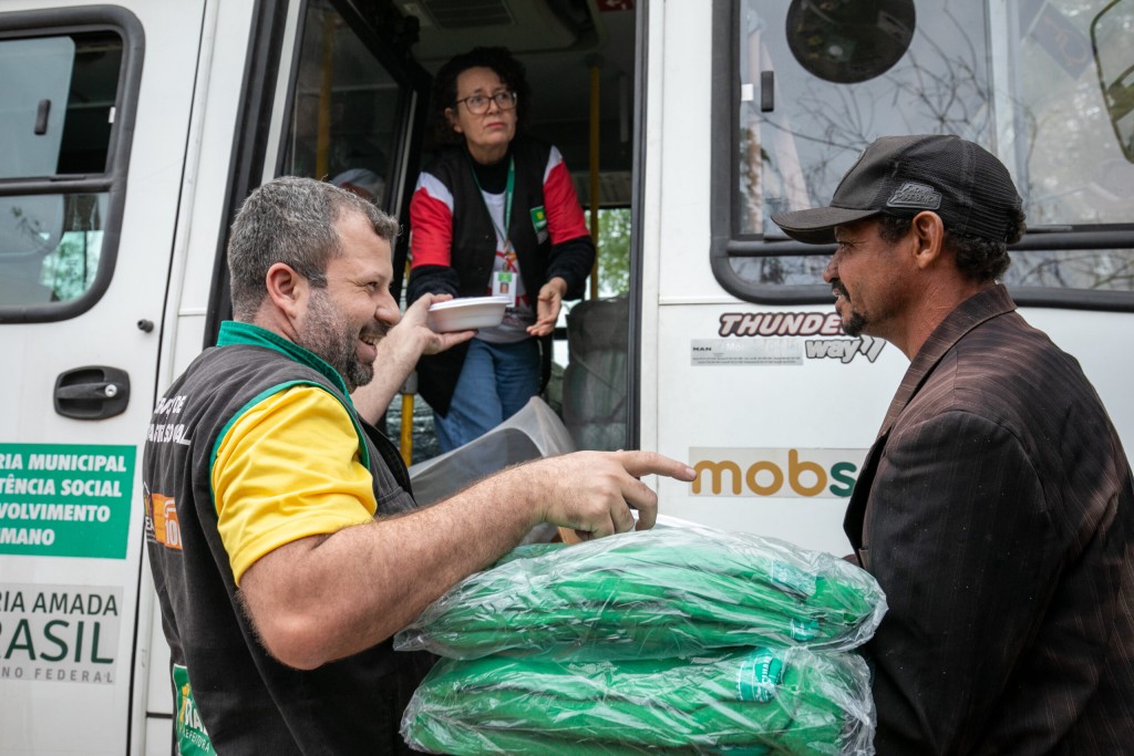 ações de assistência à população em situação de rua durante