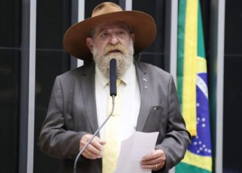 Deputado detona “esquerdopatas” e vê STF liberando “biqueiras”