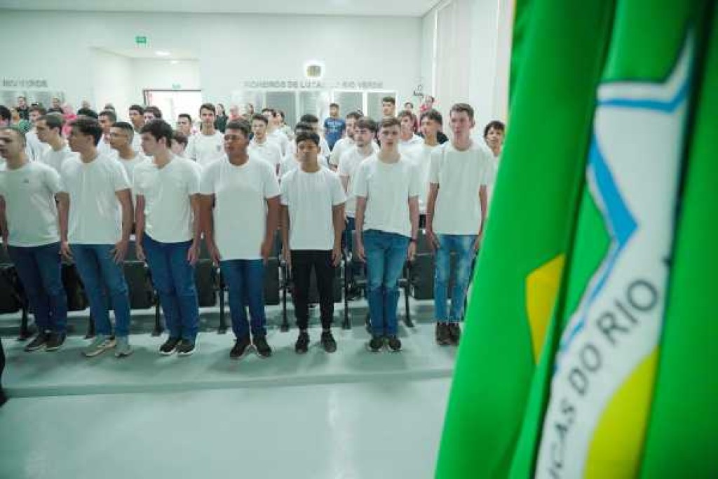 80 jovens realizam Juramento à Bandeira nesta sexta-feira (5)