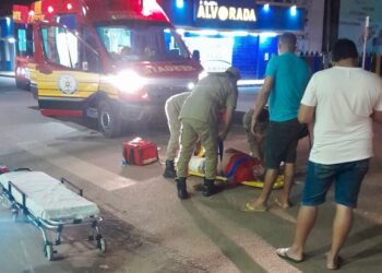 Carro avança preferencial e atinge motociclista no bairro Bela Vista em Itaituba, no Pará
