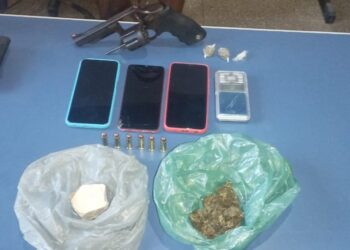 Trio é preso sob suspeita de tráfico de drogas no Crepurizão