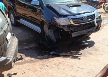 Caminhonetes colidem em cruzamento no município de Uruará, Pará