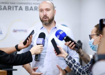 Cotado para a 1ª secretaria nega recuo e diz aguardar consenso