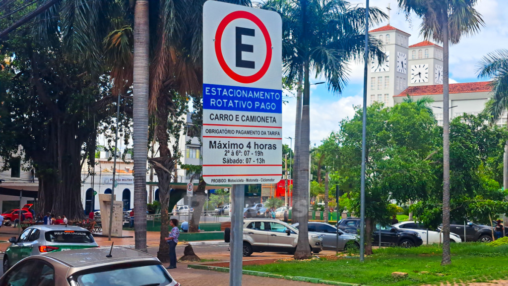 Estacionamento rotativo no Centro de Cuiabï¿½ - parquï¿½metro