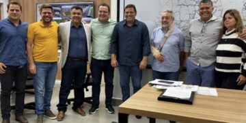 Prefeito Dr. Acácio participa de reunião sobre asfalto da MT-100