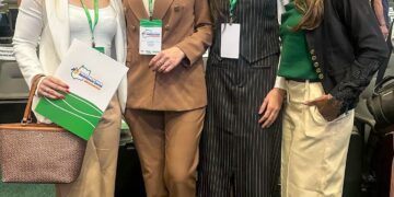 Primeira-dama de Aragarças, Raqueline Galvão, é homenageada na Assembleia Legislativa de Goiás e participa de evento da Assistência Social.