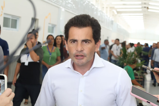 Fabio alimenta treta com Janaina Riva: "Pai dela é o