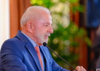 Impeachment de Lula protocolado na Câmara divide oposição | RDNEWS