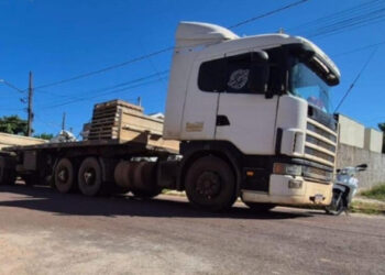 Jovem de 23 anos morre em batida entre moto e caminhão bitrem | RDNEWS