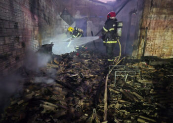 Incêndio de grandes proporções atinge comércios e residência em Sinop | RDNEWS