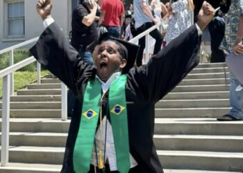 Pernambucano filho de faxineira se forma em universidade dos EUA