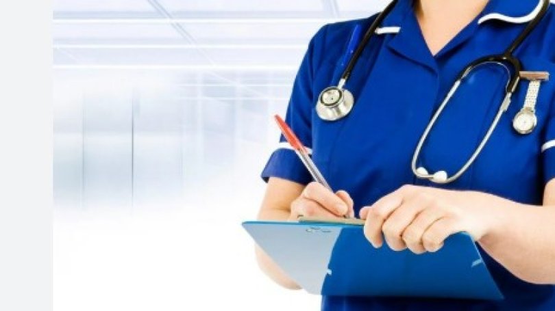 Funcionria afastada por usar identidade falsa e fingir ser enfermeira