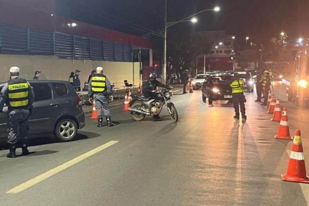 Lei Seca realizada em duas avenidas de Cuiabá termina com
