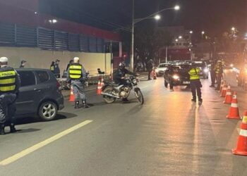Lei Seca realizada em duas avenidas de Cuiabá termina com 13 presos