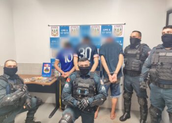 Adolescente é apreendido com drogas e balança de precisão no bairro da Floresta