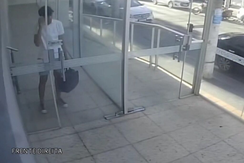 Assaltante invade edifício na Praça Popular e furta apartamentos