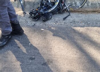 Três ciclistas ficam feridos após serem atropelados por carro na contramão em Franco da Rocha | São Paulo