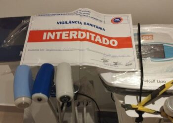 PJC e Vigilância Sanitária fecham clínica que ignorou interdição…