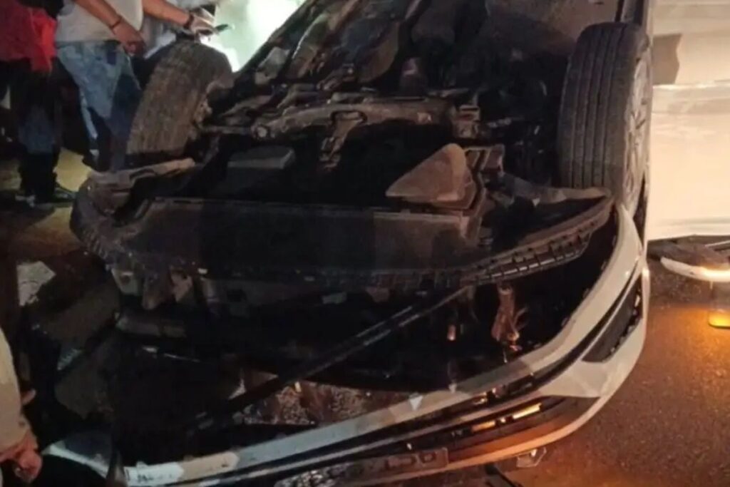 Vídeos mostram capotamento violento na rotatória do Carumbé