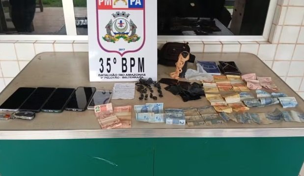 Suspeitos de envolvimento com tráfico de drogas são conduzidos à