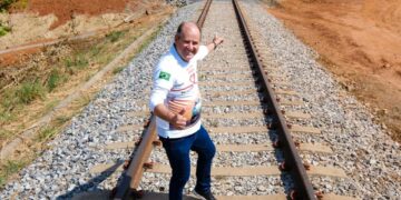 Deputado debate oportunidades econômicas e sociais de ferrovia e logística em audiência em Água Boa