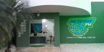 Rádio Rezende FM é Alvo de Ação Judicial por Dívida com o ECAD e Corre Risco de Fechamento