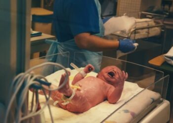 Beb morre aps 17h sem UTI neonatal e Justia condena DF a pagar R$ 100 mil