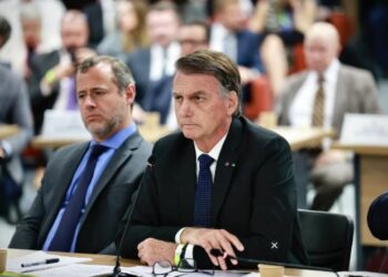 ‘Querem me destruir por completo’, diz Bolsonaro, ru por tentativa de golpe
