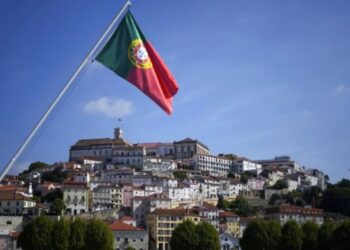 Portugal aprova pacote anti-imigrao e dificulta para brasileiros | FOLHAMAX