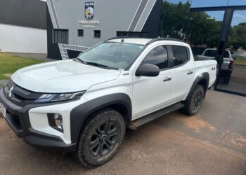 PM recupera caminhonete furtada e prende homem por receptação