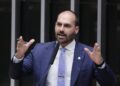 Eduardo Bolsonaro diz que STF bloqueou contas de sua mulher