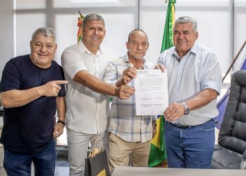 Prefeito Dr. Adilson assina ordem de serviço para reforma do Estádio Zeca Costa em Barra do Garças