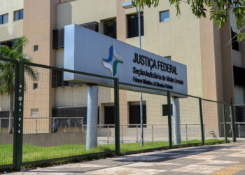 Justiça impede advogados de barrar sessão que aprovou edital