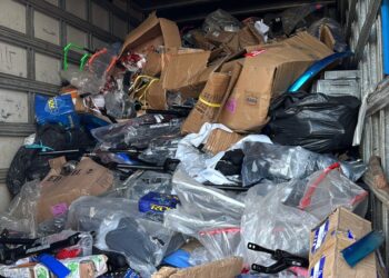 Carga de peças de bicicletas, motos e carros roubada na BR-304 é recuperada pela polícia em Natal