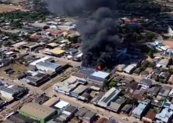 Vídeos mostram incêndio e explosões em supermercado de MT