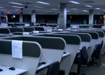 Trabalhadora demitida aps 7 dias ganha ao na justia contra empresa de call center | FOLHAMAX