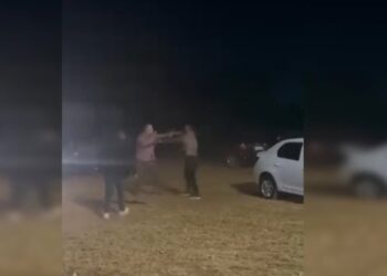 Motoristas de app saem no soco em briga por espao | FOLHAMAX