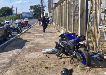 Jovem de 18 anos perde controle da moto, bate em portão e morre em VG | RDNEWS