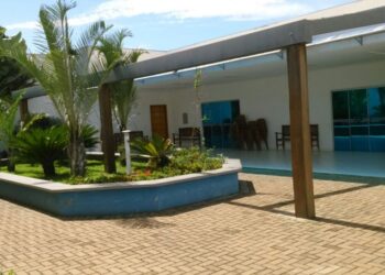 Manaco invade funerria e tenta matar ex a facadas em MT | FOLHAMAX