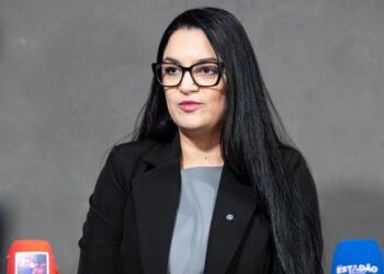 Adultização de menores…