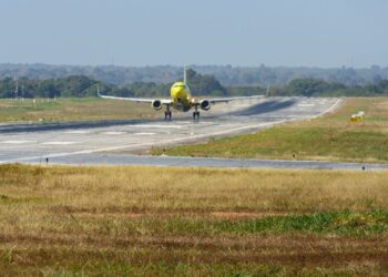 Pista será fechada toda noite até dia 15; empresário se revolta