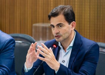 Garcia não descarta convite de Max, mas adia decisão para 2026