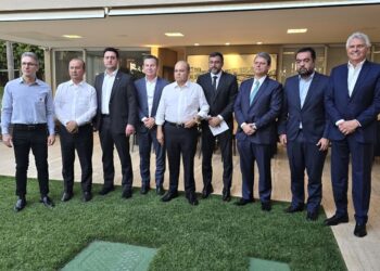 Mendes e Tarcísio citam “marcha da insensatez” e cobram que Lula negocie